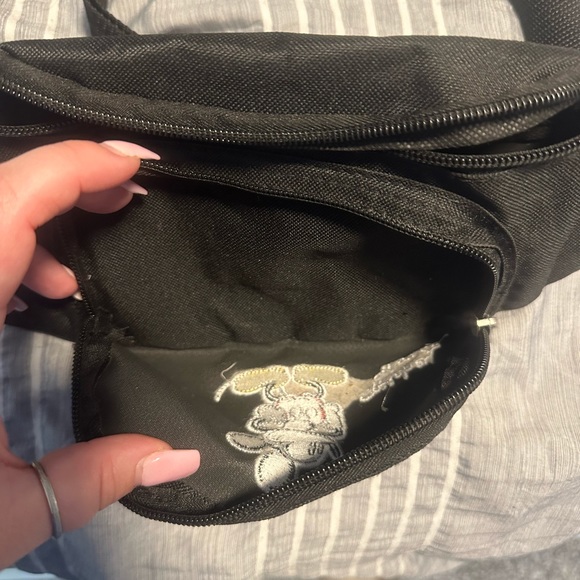 Disney Mickey Fanny Pack - Picture 4 of 5